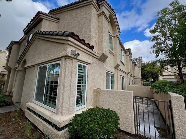Building Photo - 21165 Gladiolos Way