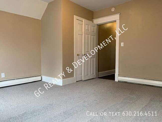 Building Photo - 132 S McHenry Ave