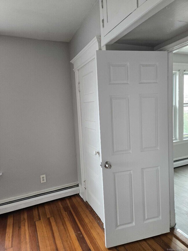 Building Photo - 66 Standish St