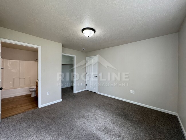 Building Photo - 118 Clubhouse Cir