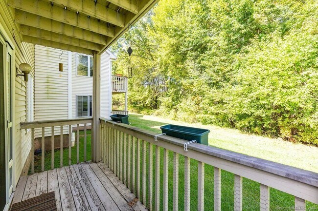 Building Photo - 46 Millbrook Ct