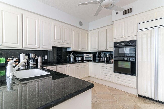 Building Photo - 3720 S Ocean Blvd
