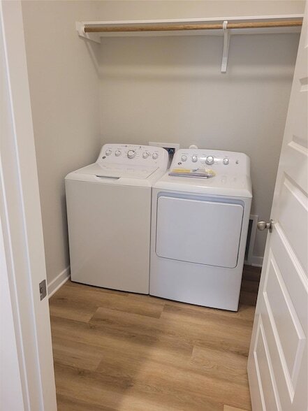 Building Photo - 121 Tall Grass Dr