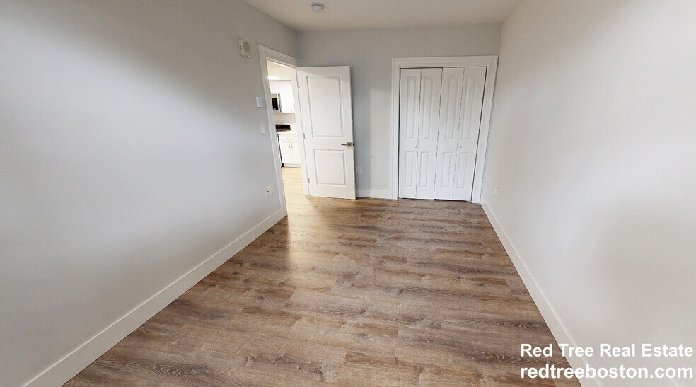 Building Photo - 81 Park Dr