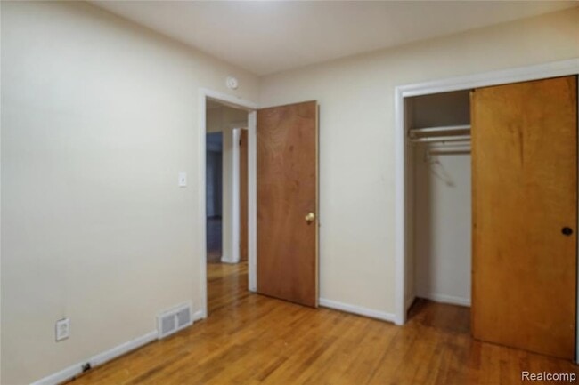 Building Photo - 24101 Westhampton St