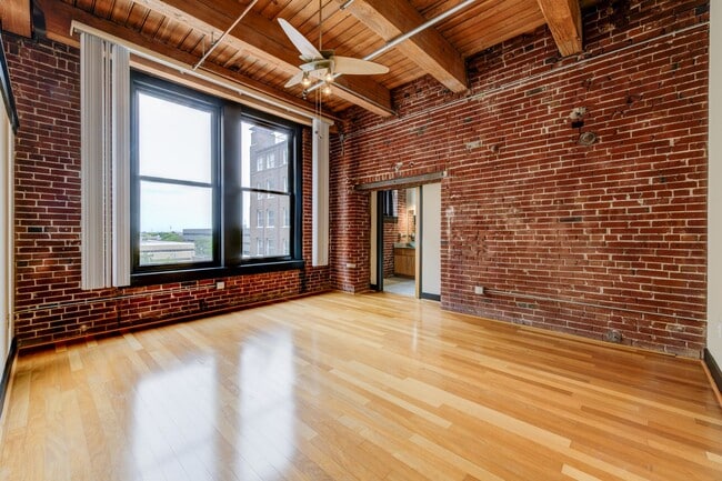 Building Photo - 1113 Washington Ave