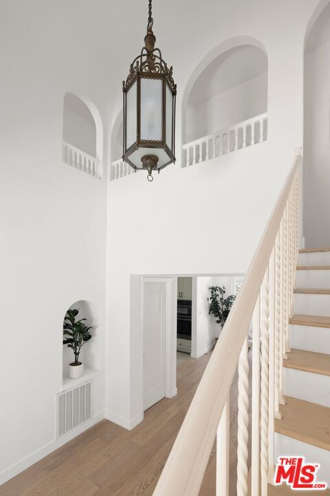 Building Photo - 712 N Rodeo Dr