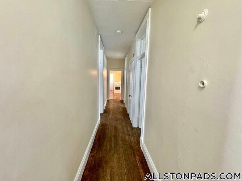 Building Photo - 78 Aldie St