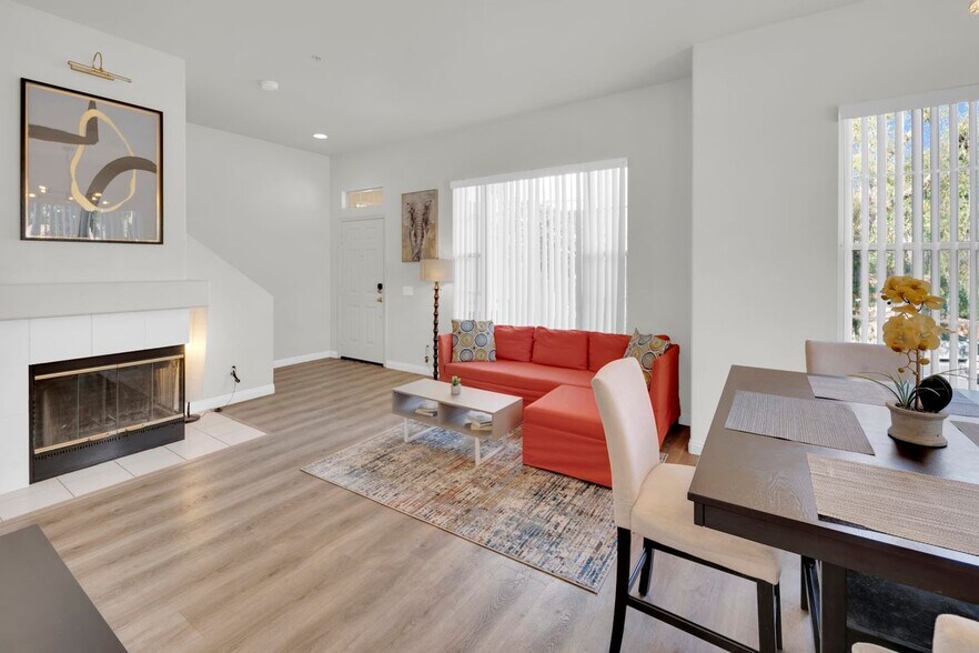 Building Photo - 2850 Ballesteros Ln