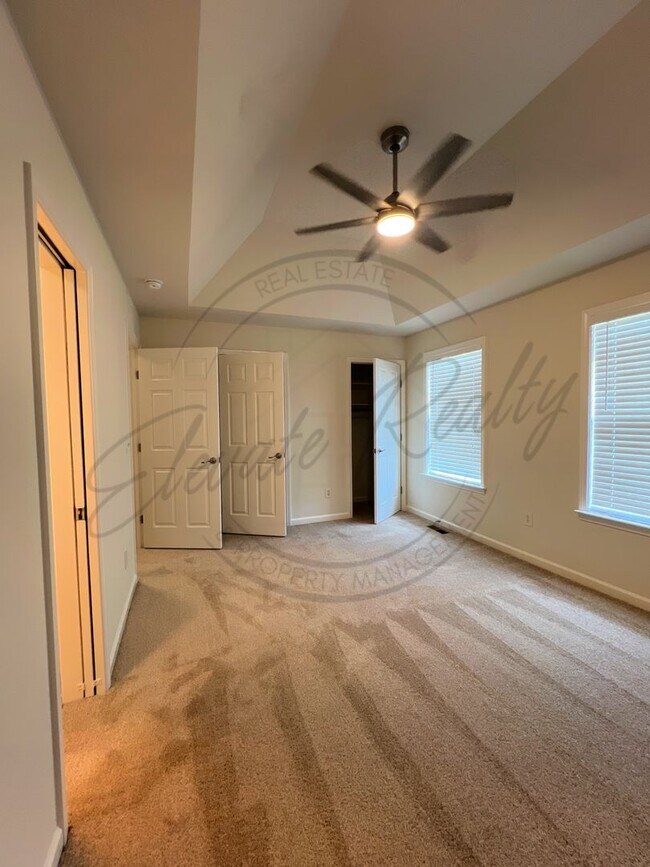 Building Photo - SPECIAL: FIRST MONTHS RENT FREE! Two Bedro...