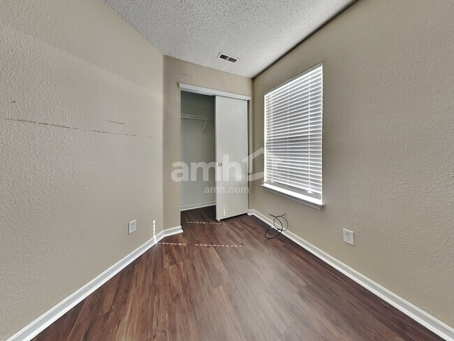 Building Photo - 5965 Porchester Pl