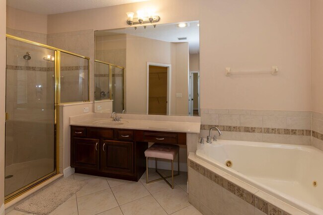 Building Photo - BEAUTIFUL 5 Bedroom/4 Bath Home Located in...