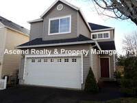 Building Photo - Available NOW! Small Pet OK Great Bethany Location Fenced Yard Quick Access to Nike, Columbia Spo...