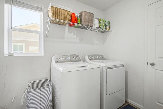 Building Photo - 4230 Satinwood Dr