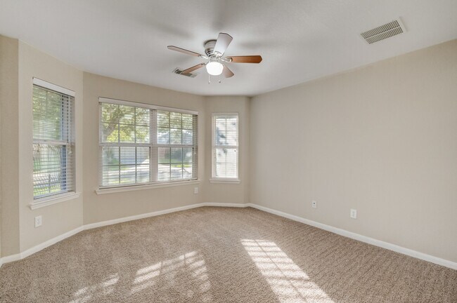 Building Photo - 7219 Palmito Ranch Dr