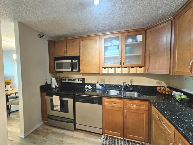 Building Photo - 440 N McClurg Ct