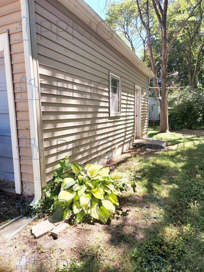 Building Photo - 2503 N Woodlawn Dr
