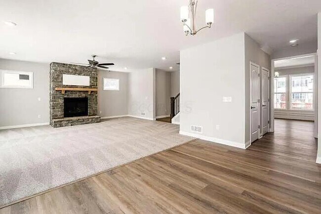 Building Photo - 8739 Cedar Brook St