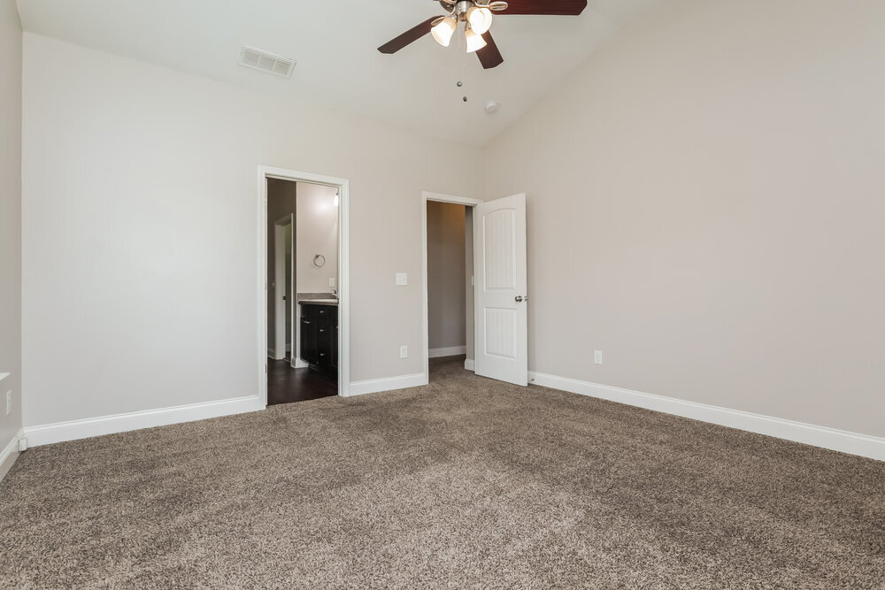 Building Photo - 547 Joneus Dr