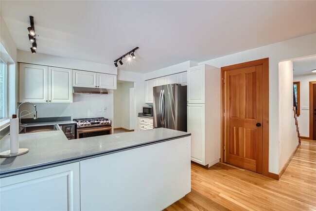 Building Photo - 3Bd/1.5Ba Carnation Home