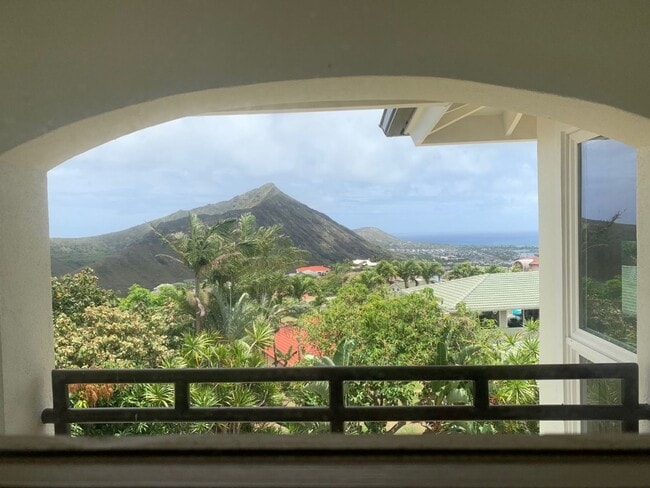 Building Photo - 4 BED, 4.5 BATH, HOUSE W/GARAGE For rent in Hawaii Kai