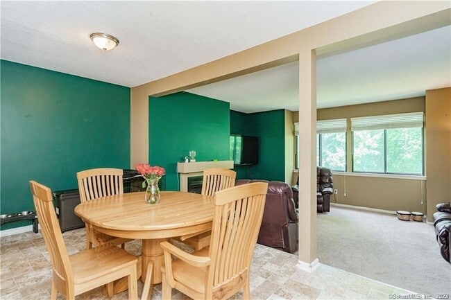 Building Photo - 128 Conestoga Way