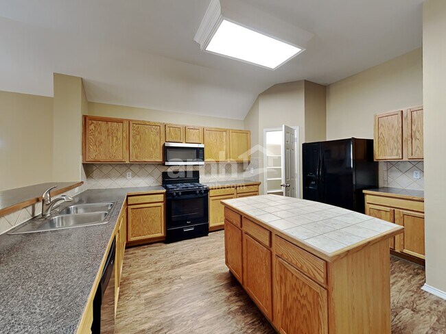 Building Photo - 1200 Seneca Pl