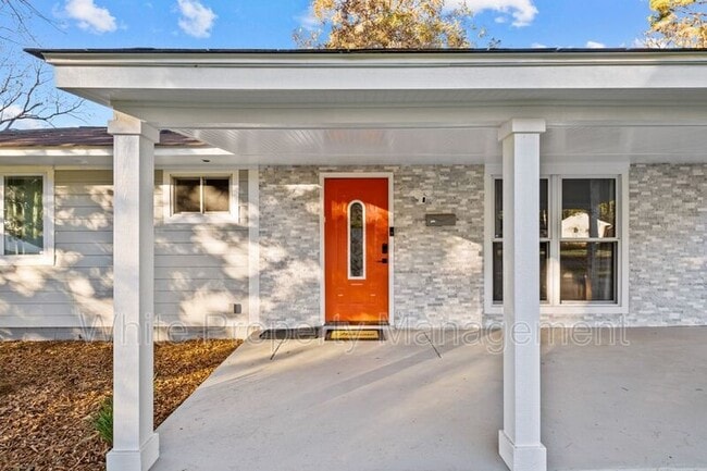 Building Photo - 2620 Englehardt St