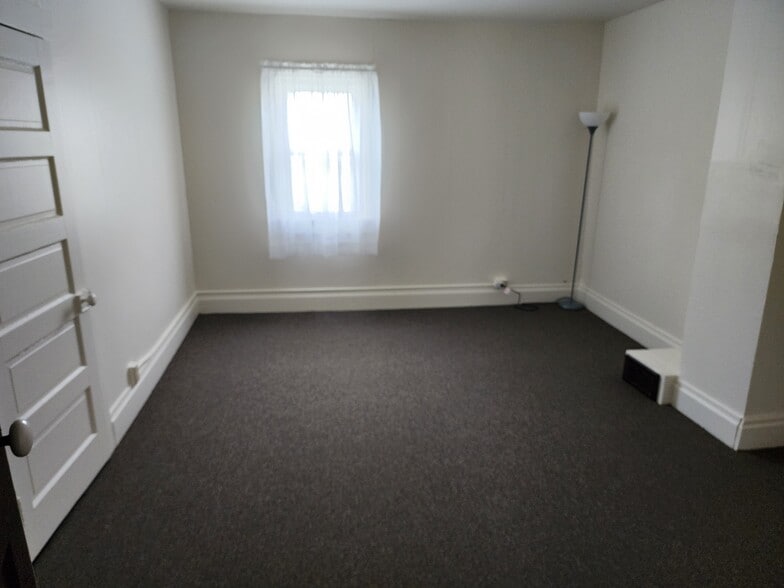 Building Photo - 1636 Philadelphia St