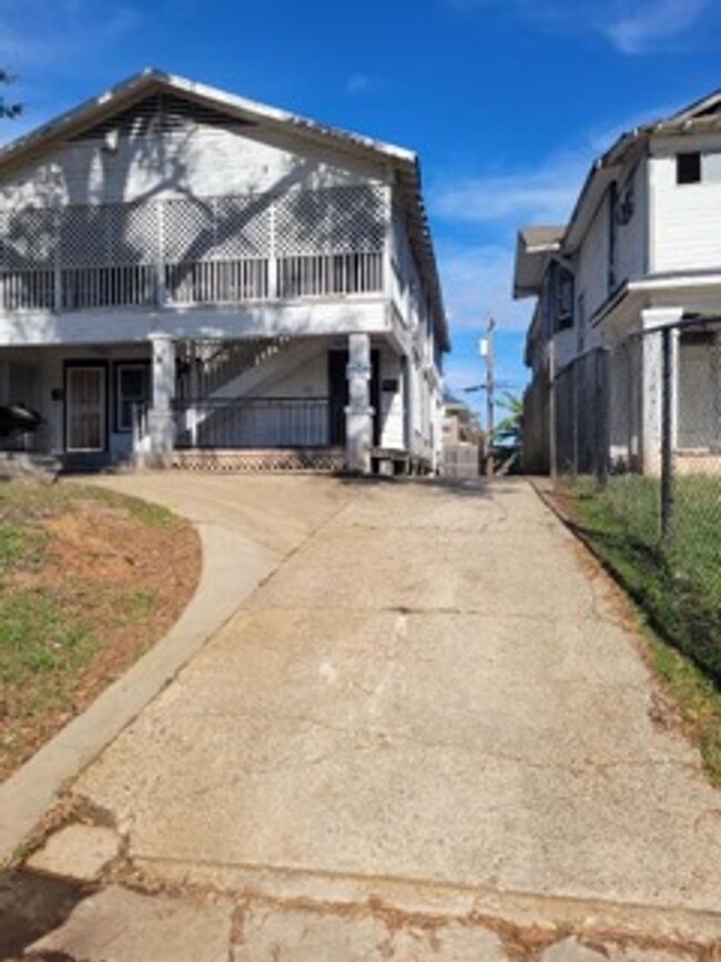 Primary Photo - 2 Bedroom 1 Bath Upstairs Unit Available i...