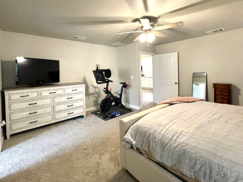 Building Photo - 7418 32nd St