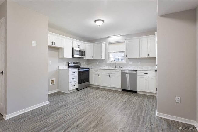 Building Photo - 112 E Highland Ct
