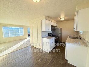 Building Photo - 816 NE 86th St