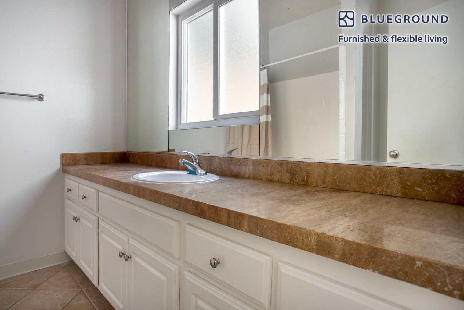 Building Photo - 467 S Arnaz Dr