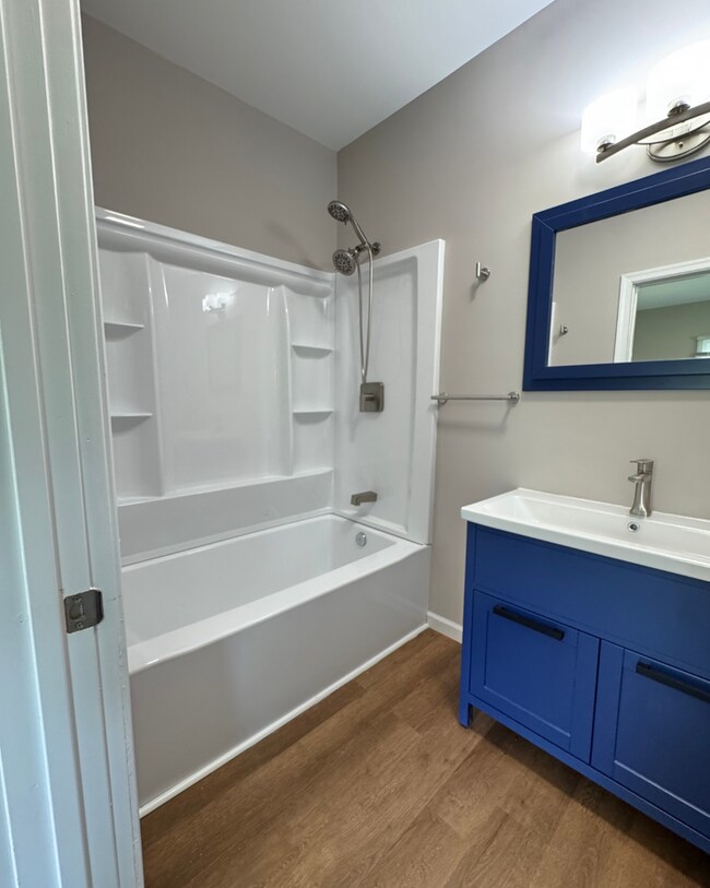 Building Photo - 2 Bed 2 Bath House on Easley Avenue | Fairview Heights, Lynchburg VA