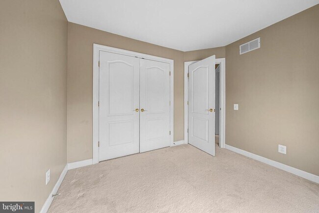 Building Photo - 4676 Kell Ln