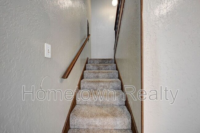 Building Photo - 7301 Edenborough Dr