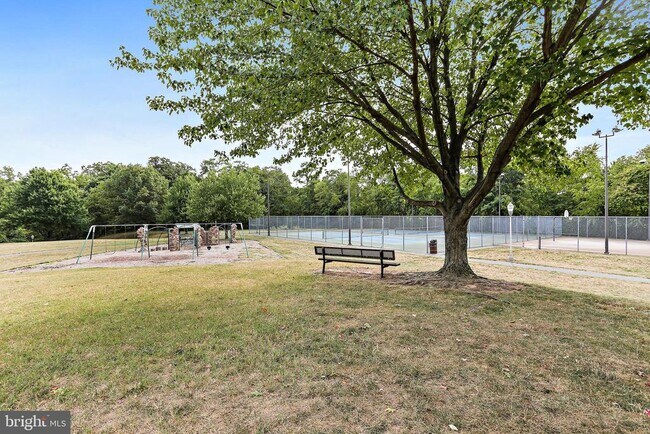 Building Photo - 570 Eisenhower Dr