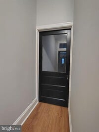 Building Photo - 230 S Market St