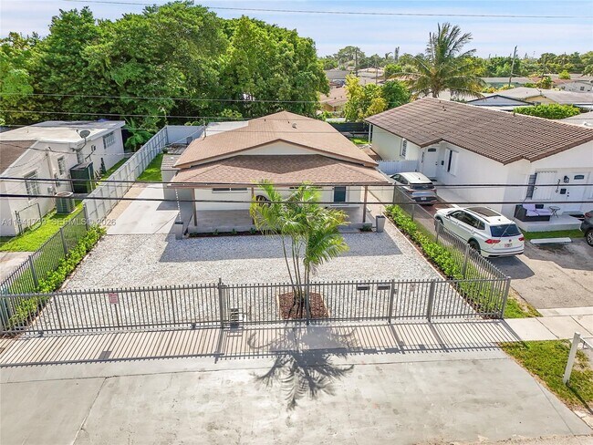 Building Photo - 3520 SW 88th Pl