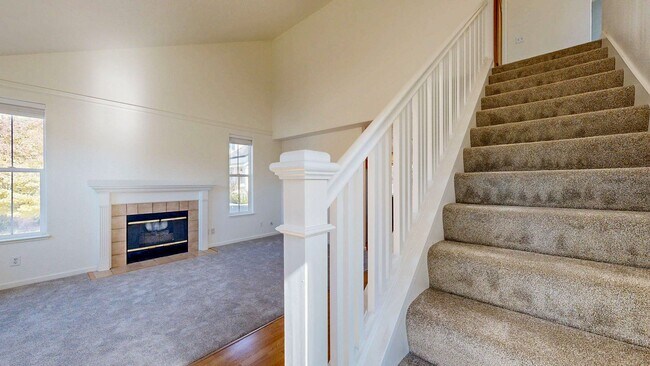 Building Photo - Beautiful 3 Bedroom 2.5 Bath Single Family...