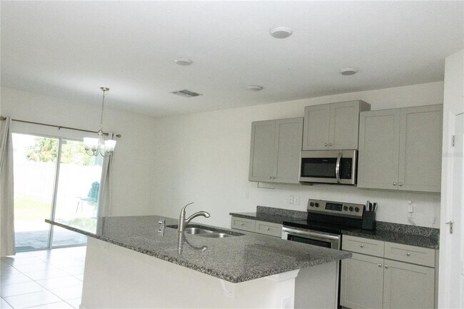 Building Photo - 3940 Silverstream Terrace