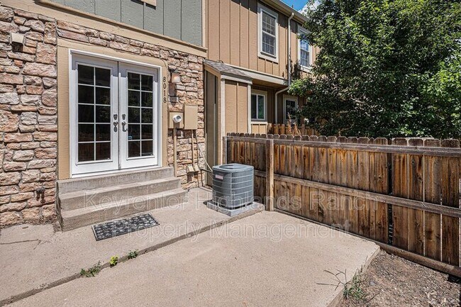 Building Photo - 8018 S Columbine Ct