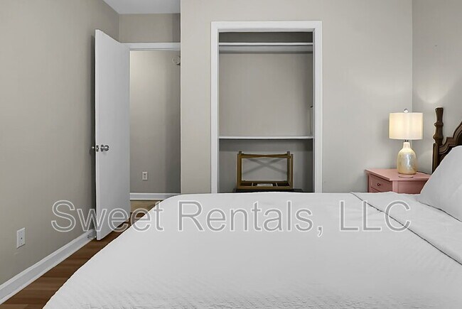 Building Photo - 733 Ralston Ct