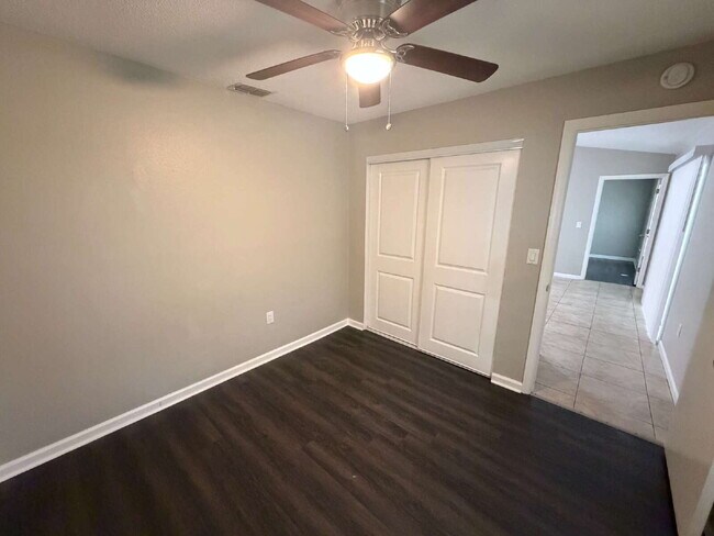 Building Photo - 4 Bedroom Home for Rent in Lakeland!