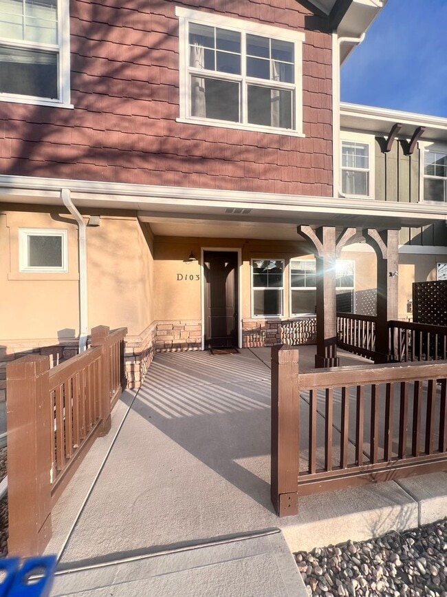 Building Photo - 3 bedroom/2.5 bath Condo with attached 2 car garage In Fossil Lake Subdivision in Fort Collins, CO