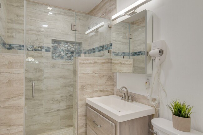 Building Photo - 16201 NW 39th Ct