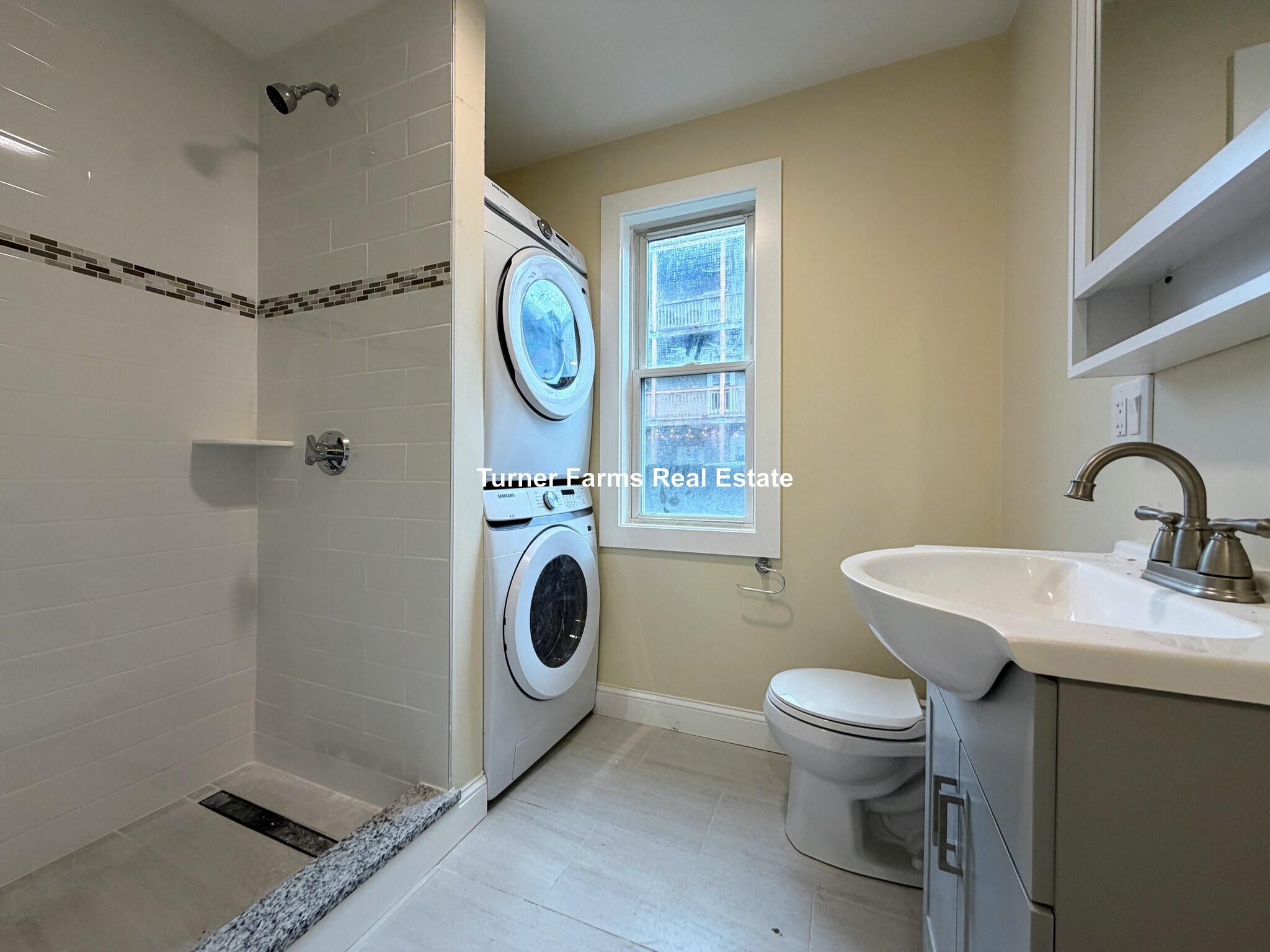 Building Photo - 5 Lowell Cir