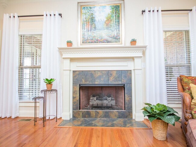 Building Photo - Lake Forest Subdivision. Enjoy all the amenities!