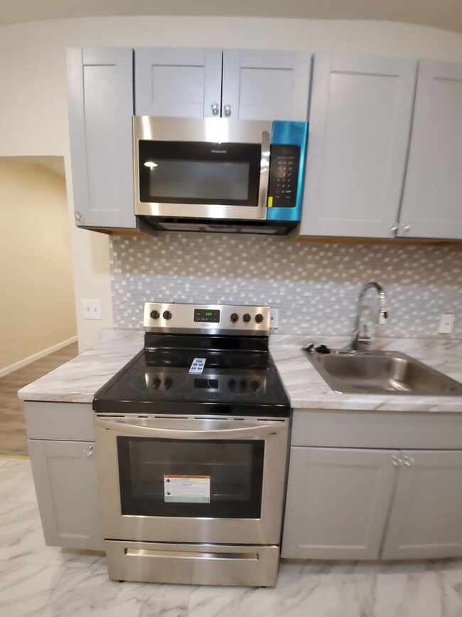 Building Photo - 6532 Torresdale Ave